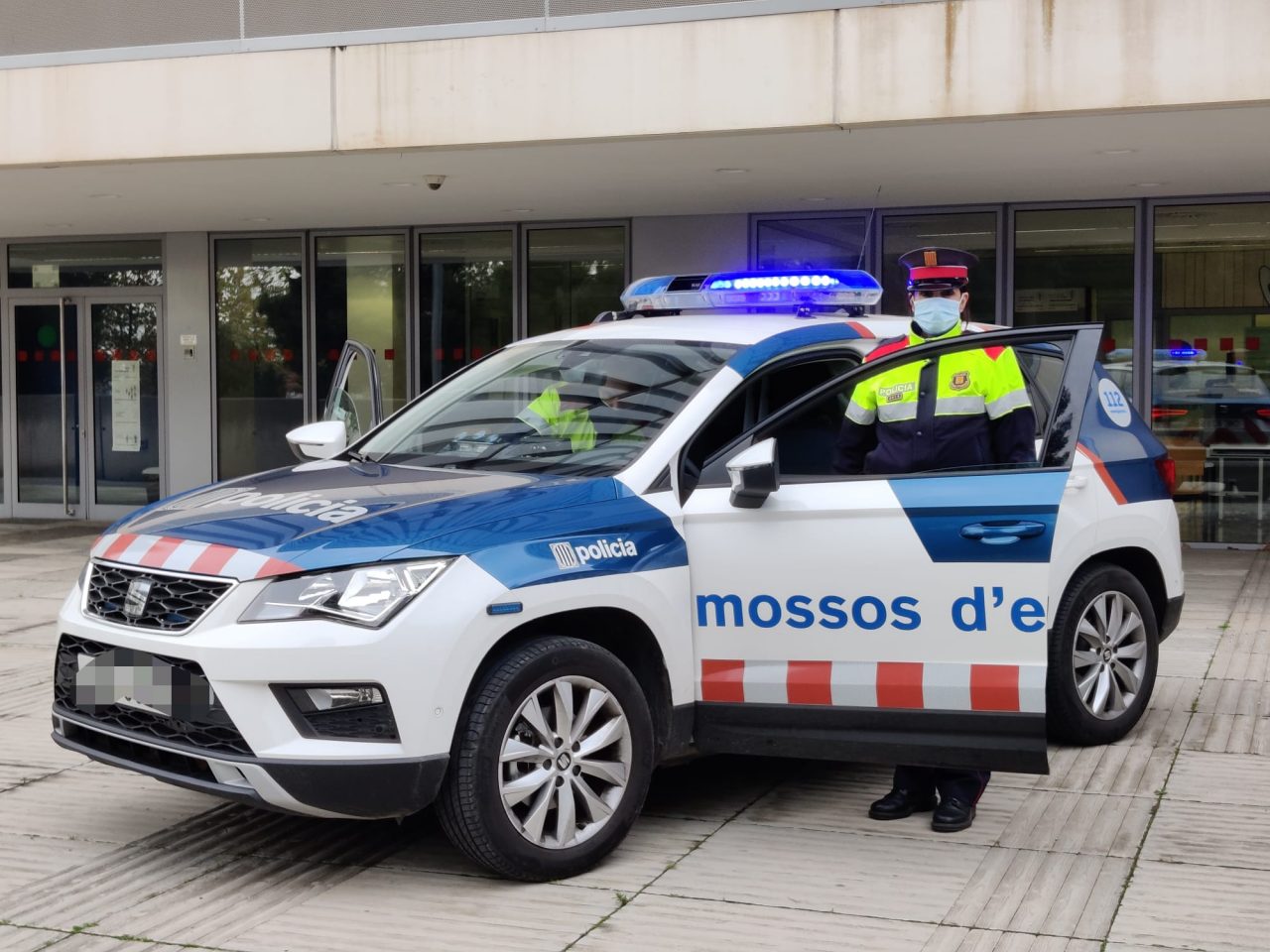Cotxe-mossos-1280x960.jpg